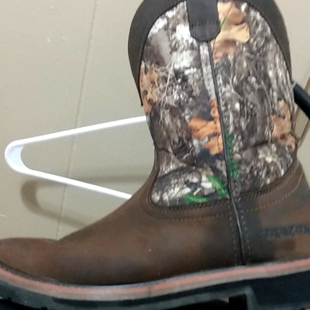 Boots... Olmost Brand New..!!!! Beautiful